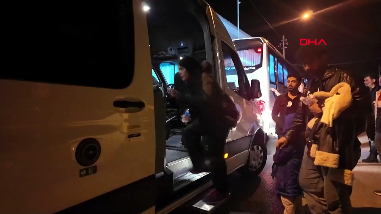 İzmir’de göçmen botu yarı batık halde bulundu: 1 çocuk öldü, 43 kişi kurtarıldı