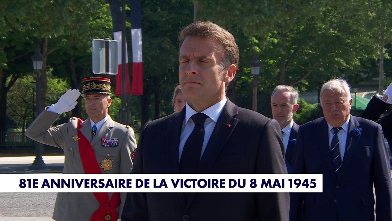 81e anniversaire de la victoire du 8 mai 1945 : Emmanuel Macron se recueille devant la statue du Général de Gaulle