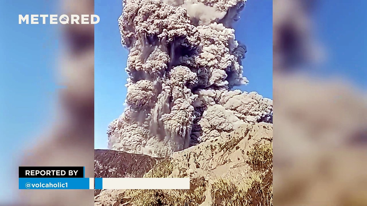An eruption of the Dukono volcano (Indonesia) kills several tourists