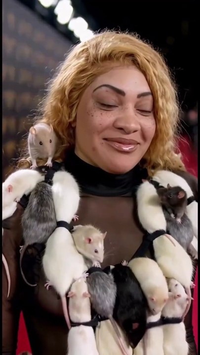 Woman Wears A Dress Made Of LIVE Rats On Red Carpet! 🐀👗