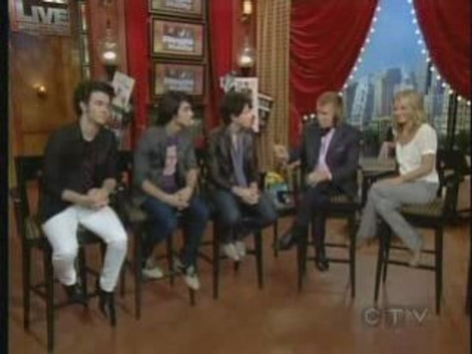 Regis & Kelly Show : The Jonas Brothers [Partie 3]