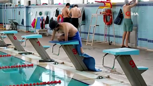 Doğuştan elleri ve ayakları yokken yüzme ve karete şampiyonu olup tam 95 kupa kazandı!