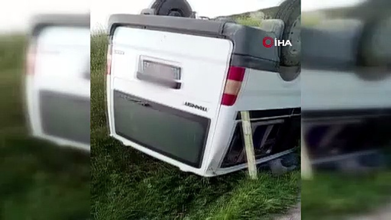Ankara'da kontrolden çıkan minibüs devrildi