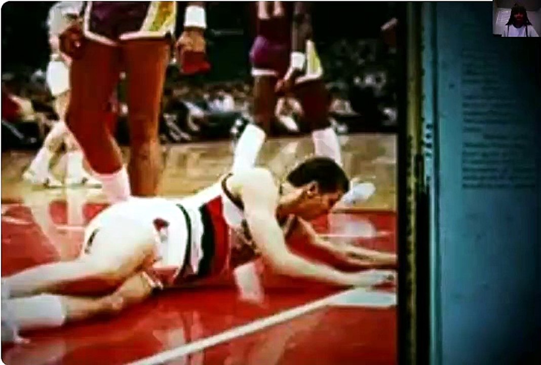 Top 5 Reasons You Can't Blame: The Portland Trail Blazers for drafting Sam Bowie over Michael Jordan
