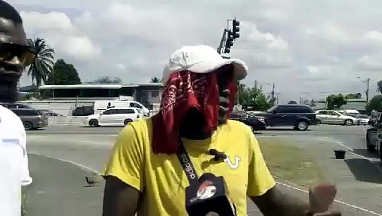 WINDSHIELD CLEANERS DEFEND HUSTLE AFTER ASSAULT