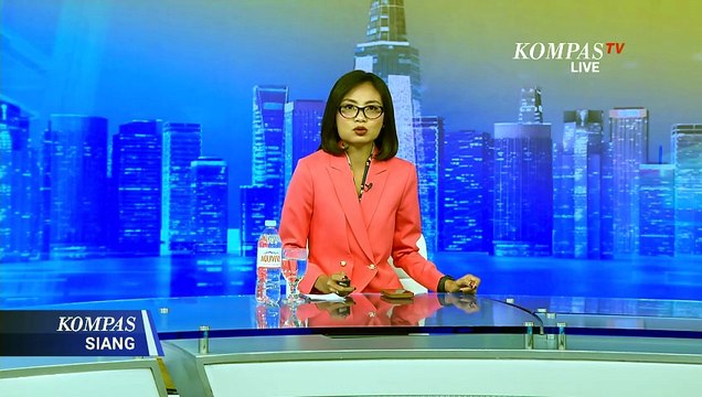 Truk Kontainer Diduga Rem Blong Tabrak Sejumlah Motor di Makassar | KOMPAS SIANG
