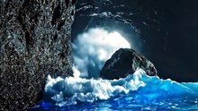 Endless Coastal Horizon: Deep Rolling Ocean Waves