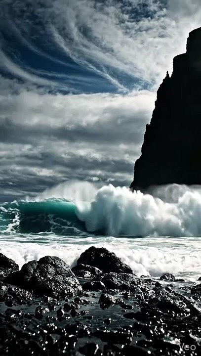 Midnight Ocean Surge: Rhythmic Coastal Waves