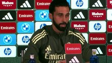 Arbeloa comparece en rueda de prensa tras la pelea y antes de enfrentarse al Barcelona