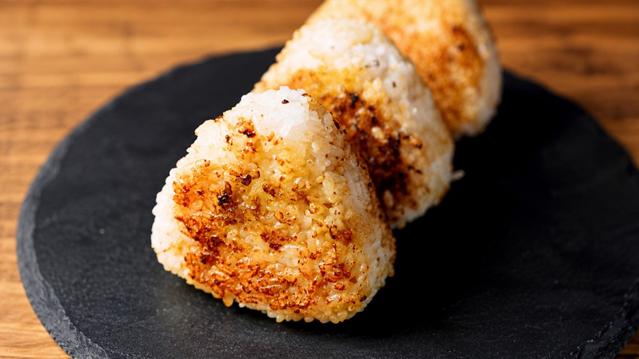 Crispy Garlic Miso Yaki Onigiri: Easy Japanese Grilled Rice Balls That Hold Their Shape
