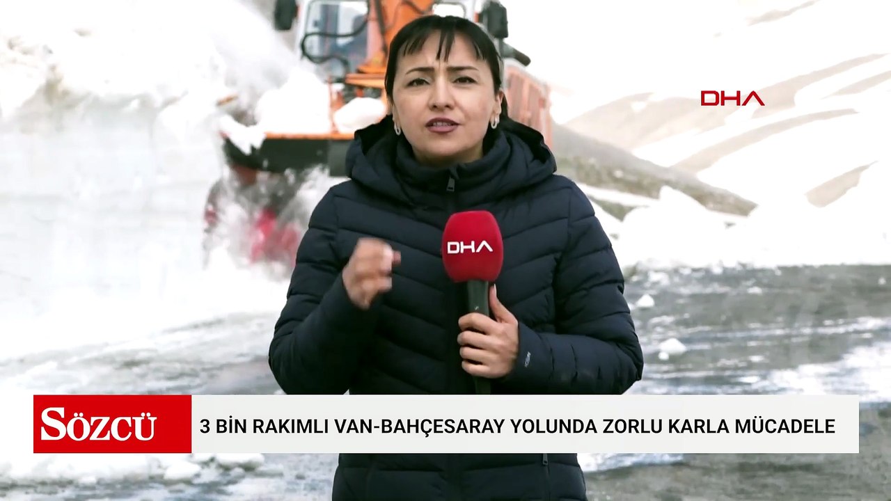 3 bin rakımlı Van-Bahçesaray yolunda zorlu karla mücadele