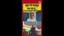 पीएम मोदी ने छुए माखनलाल के पैर, बेटे ने कहा- 'बहुत गर्व महसूस हो रहा है'