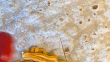 Vous vous retrouvez coincé dans la cuisine de l'école avec la cantinière...