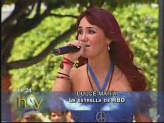 Download Video: Dulce Maria chantant No pares emission Hoy 12/06/08