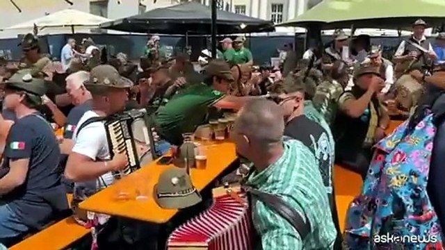 Le Penne nere invadono Genova per l'Adunata Nazionale degli Alpini