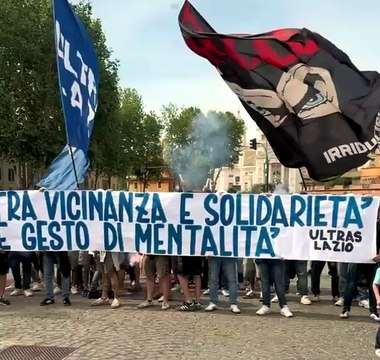 Lazio-Inter, i tifosi a Ponte Milvio: La vostra vicinanza simbolo di... - VIDEO