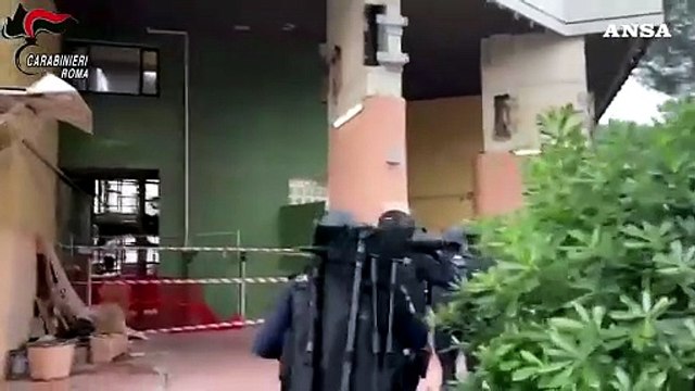 Maxi-controlli a Tor Bella Monaca, nove arresti e nove denunce