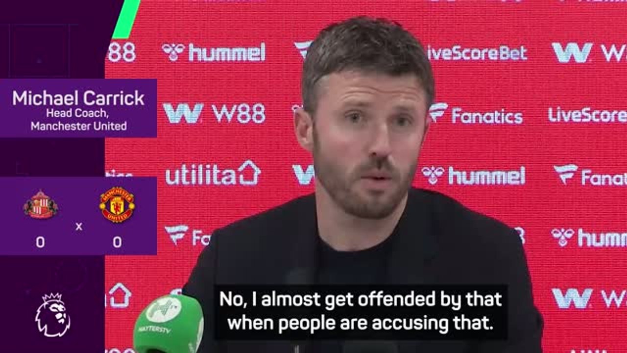 Carrick offended by claims that United are 'on the beach'