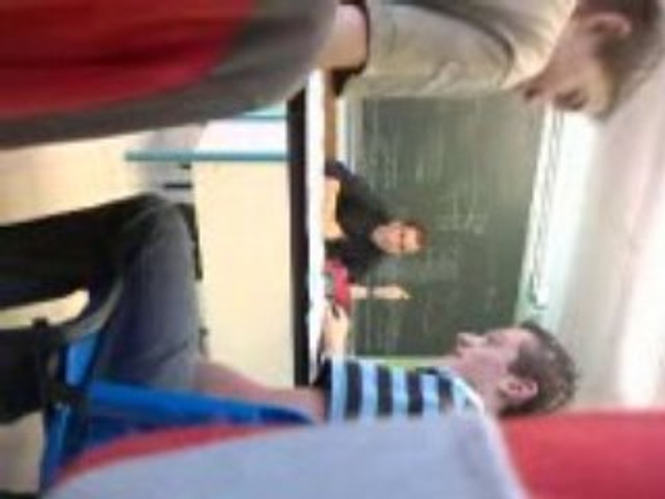 chute d'un prof en cour !!!!