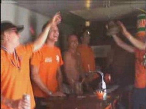Les supporters hollandais au camping d'Avenches (Suisse)