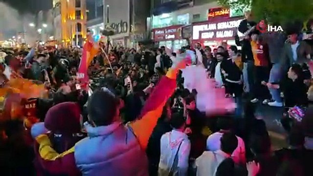 Van’da Galatasaray’ın şampiyonluğu coşkuyla kutlandı | Ajansspor | IHA