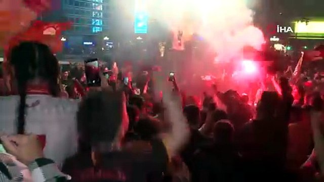 Galatasaraylı taraftarlar şampiyonluk heyecanını paylaştı | Ajansspor | IHA