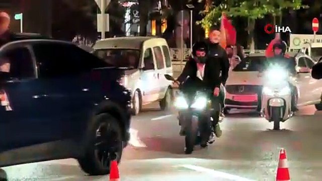 Galatasaray’ın şampiyonluk kutlamalarında Fenerbahçeliler ‘prova’ yaptı | Ajansspor | IHA