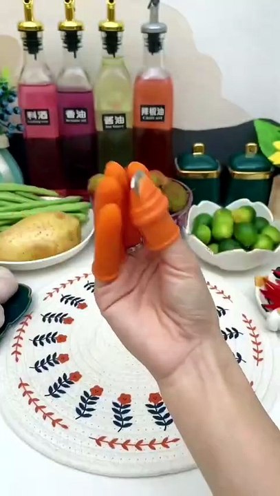 Thumb Knife Vegetable Picking Tool – Smart Gardening & Kitchen Helper