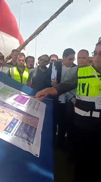 كامل الوزير يوبخ المهندس