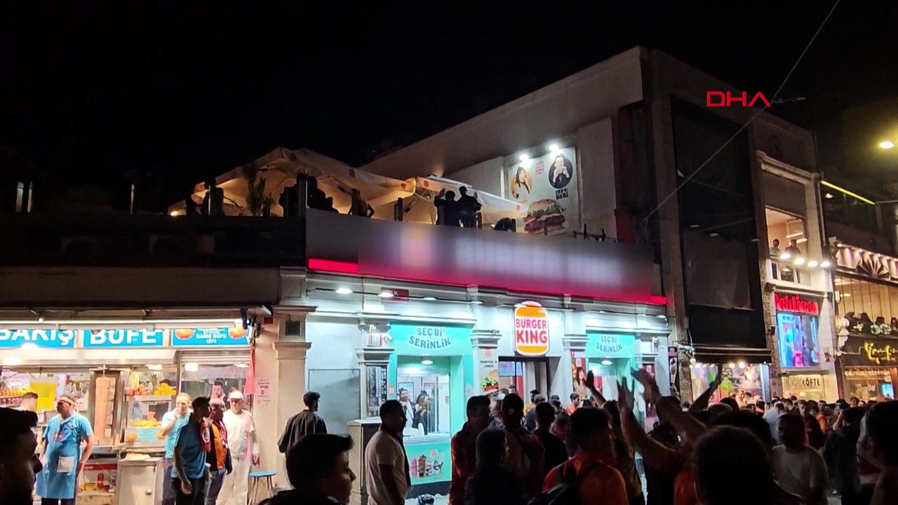 Taksim'de Galatasaray'ın şampiyonluk kutlamasında kavga: 1 yaralı