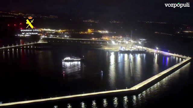 Imágenes del MV HONDIUS, ya anclado en el puerto de Granadilla, en Tenerife