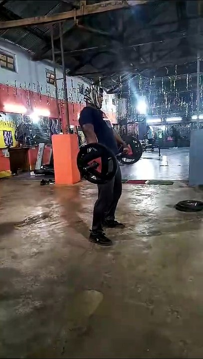 Hang snatch slow-motion