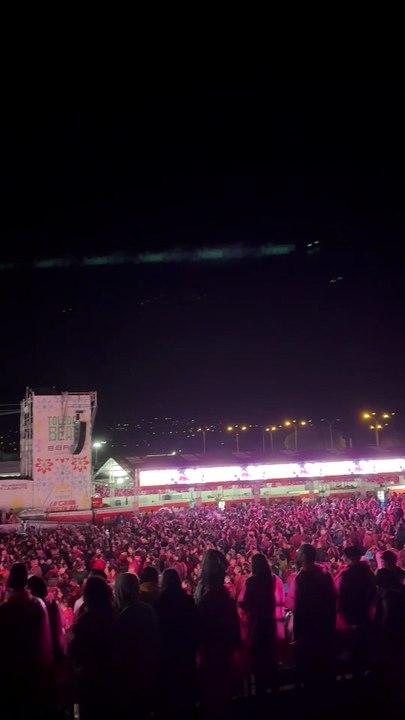 Siloé brilla bajo la lluvia en el Beat Festival