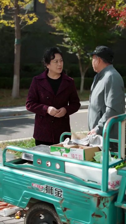 A beggar girl working 8 jobs is a billionaire’s daughter, wired $10M to save her sick mom-phi