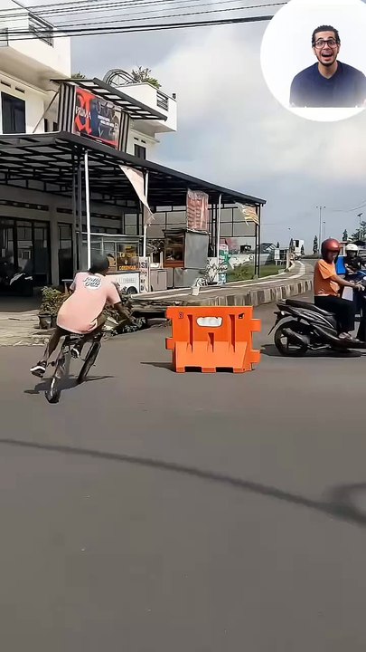 Bicycle 🚲 artist funny comedy prank #comedy #funny