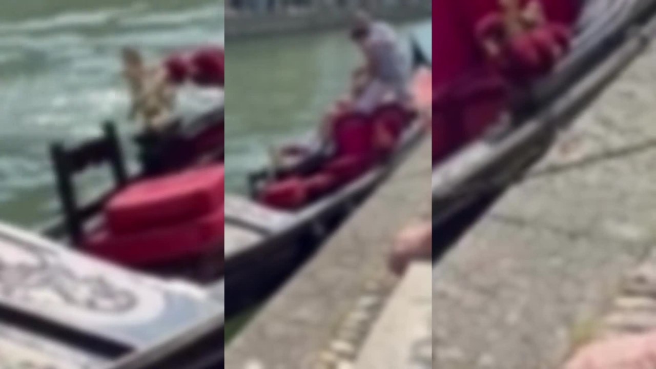 Milano, lo show (poco atletico) del passante che si butta nel Naviglio