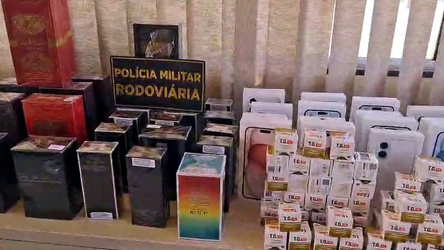 R$ 200 mil em emagrecedores e celulares são apreendidos na PR-180