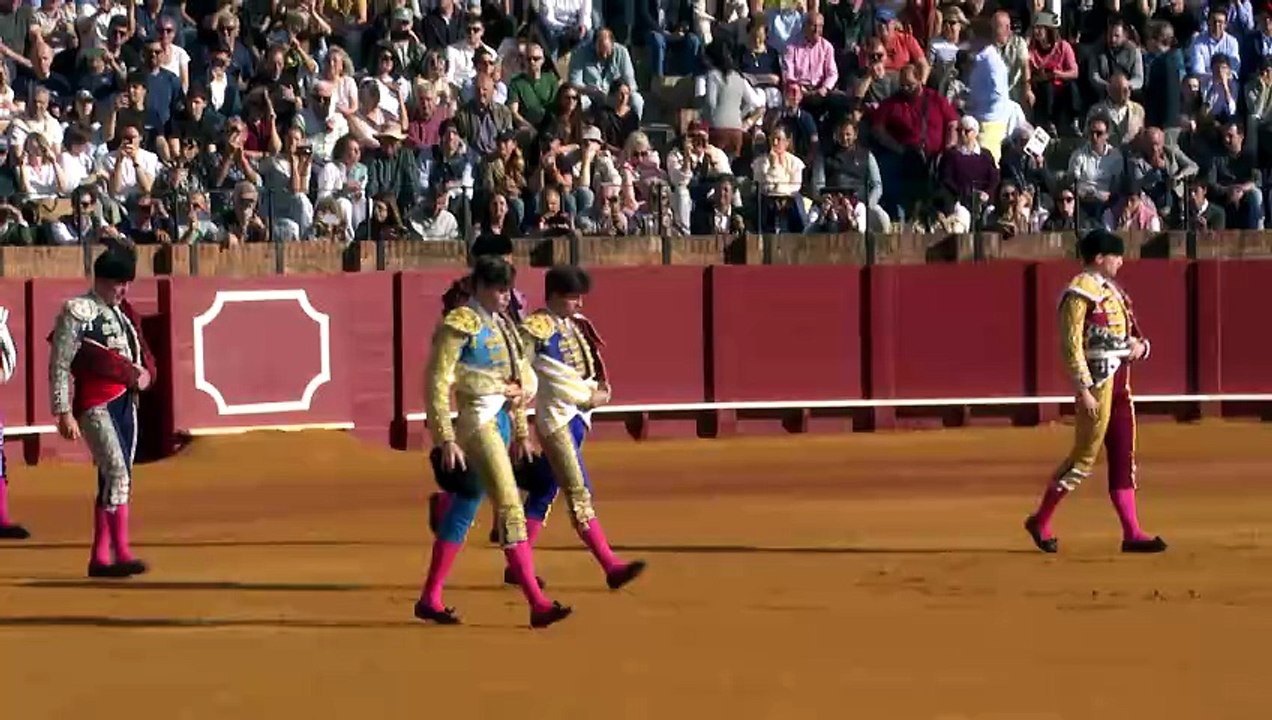 Mario Vilau da una vuelta al ruedo en Sevilla