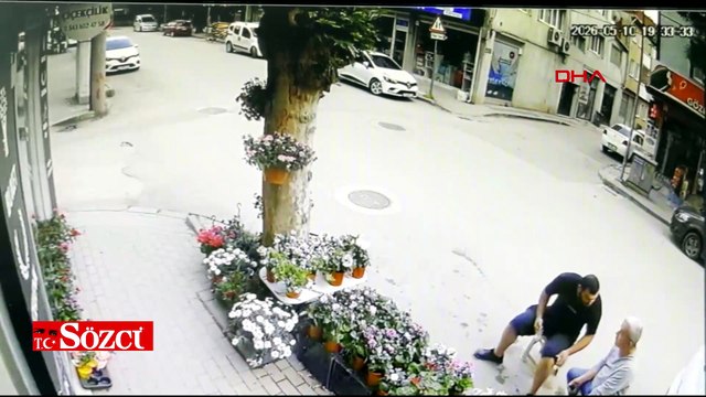 Bursa'da otomobil ile çarpışan motosiklet sürücüsü yaralandı; kaza kamerada