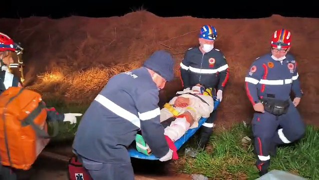 Colisão entre 3 veículos e 7 pessoas deixa feridos na PR-468, entre Umuarama e Mariluz
