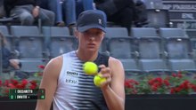 Swiatek sets up Osaka showdown in Rome