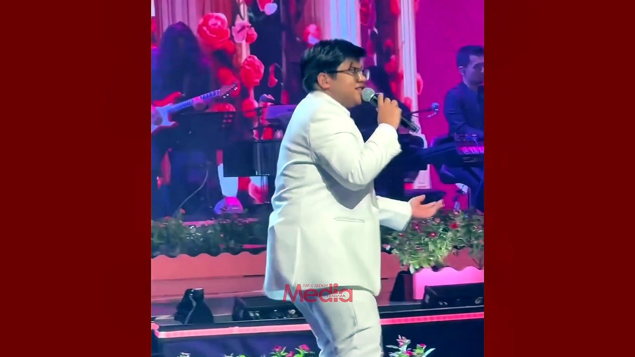 Dato’ Fazley sediakan 100 pasu bunga demi persembahan Fariedz