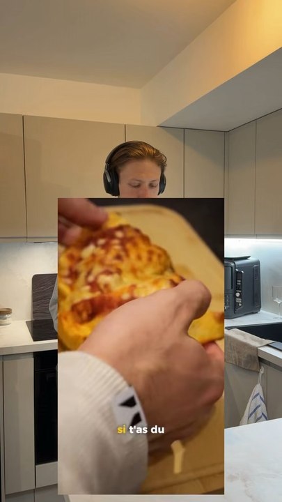 🍕Calzone🍕On teste des recettes virales pour voir si elles valent le coup😋Et si on peut les rendre plus équilibrées🎥Série : Kiff ou Skip📊Valeurs nutritionnelles (pour une calzone )= 450 kcalP 44g | G G g | L 10 g