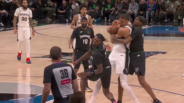 Wembanyama ejected after elbowing Reid