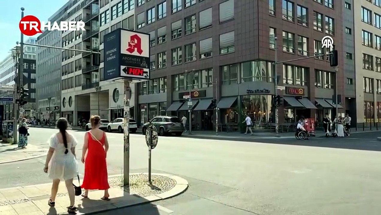 Kavurucu sıcaklar Avrupa'yı felç etti