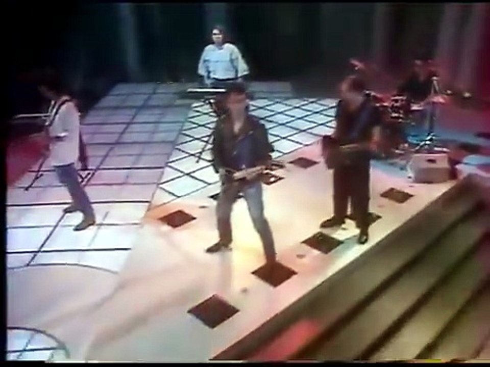 1986 - Johnny Hallyday : “Dans Mes Nuits... On Oublie” dans Grand Public sur TF1 (19 Décembre)