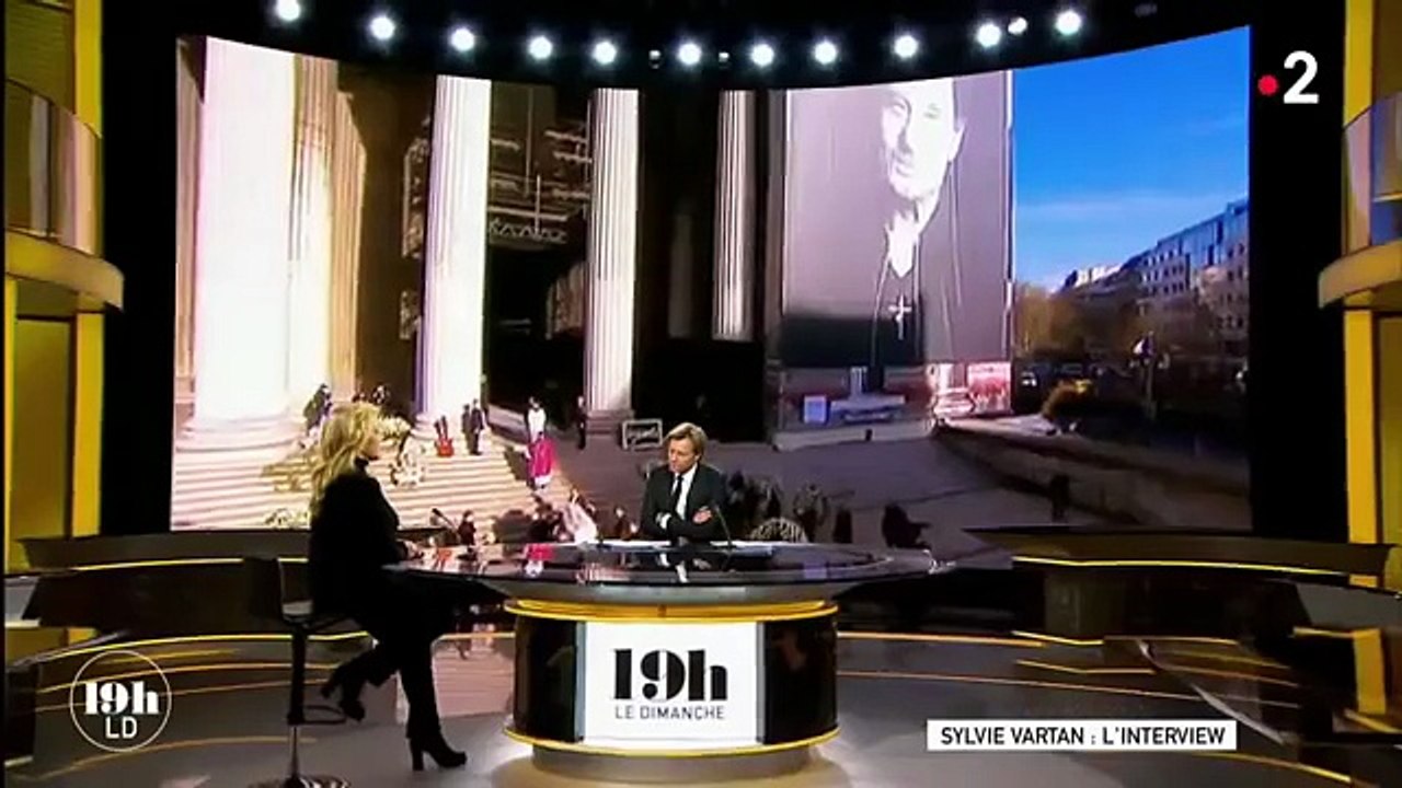 2018 - Sylvie Vartan rend hommage à Johnny Hallyday dans 19H Le Dimanche sur France 2 (25 Février)