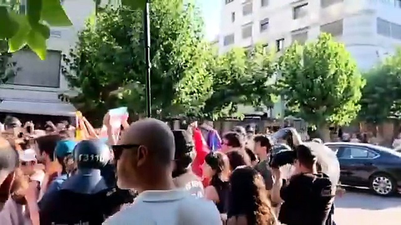 İzmir’de Onur Yürüyüşü’ne müdahale: En az 29 kişi gözaltına alındı