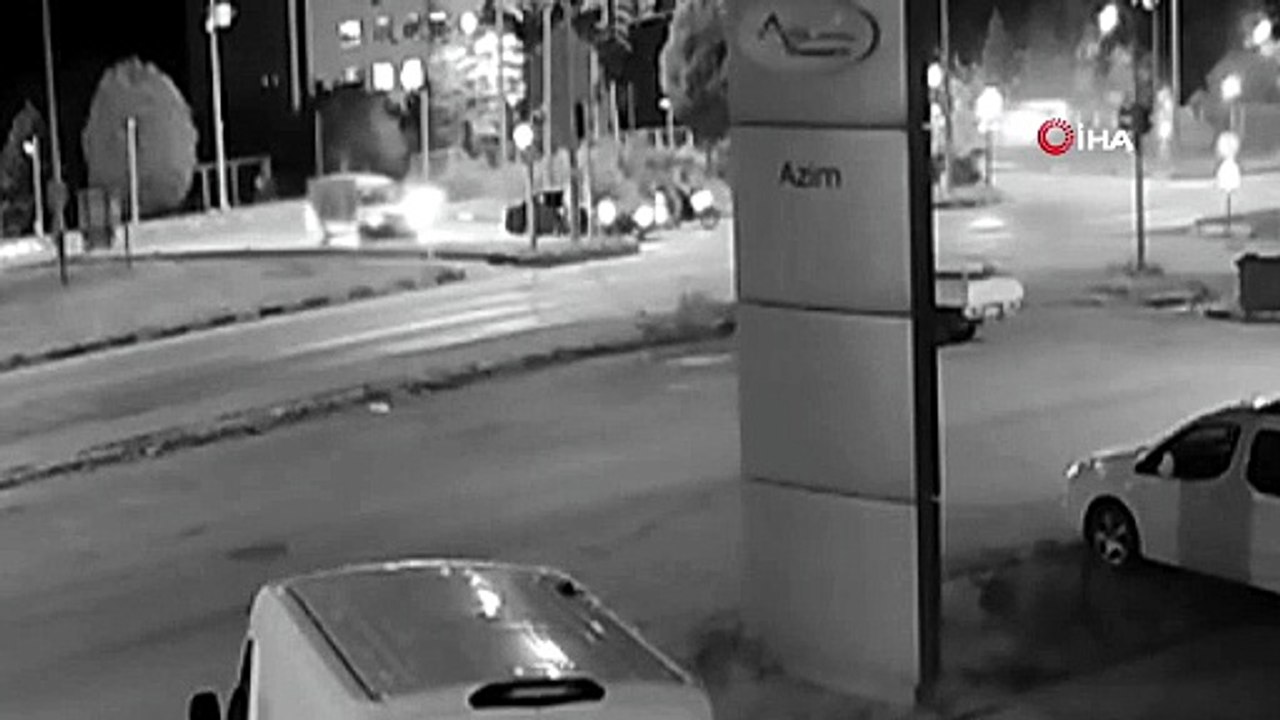 Kırmızı ışıkta dehşet: Genç motosikletli 36,5 metre sürüklendi