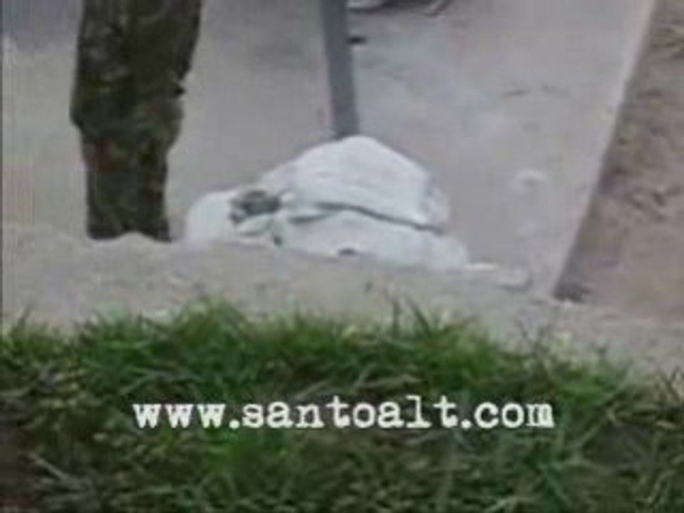 à mon commandement, en joue.........